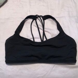 Black lululemon sports bra size 6